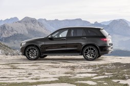 Mercedes-AMG GLC 43 (X 253), 2016 Exterieur: Obsidianschwarz; Interieur: Leder Schwarz, Performance Sitze Kraftstoffverbrauch kombiniert (l/100 km): 8,3 CO2-Emissionen kombiniert (g/km): 189 exterior: obsidian black; interior: leather black, performace seats Fuel consumption, combined (l/100 km): 8.3 CO2 emissions, combined (g/km): 189