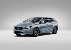 Volvo V40 T4 Momentum Studio 3/4 Front