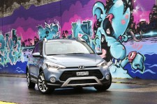 Hyundai_i20Active_01