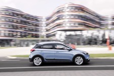 Hyundai_i20Active_03