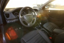 Hyundai_i20Active_04
