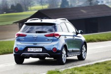 Hyundai_i20Active_08