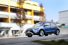 Hyundai_i20Active_12