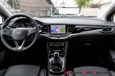 OpelAstraSportsTourer_02