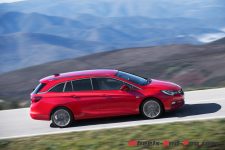 OpelAstraSportsTourer_05