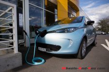 RenaultZOE_R240_11