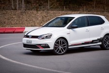 VWPoloGTI230_01