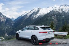 JaguarFPace_01