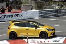 REVELATION DE CLIO R.S. 16 A MONACO