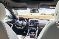 jaguar_f-pace-1