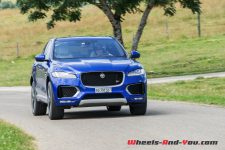 jaguar_f-pace-18