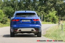 jaguar_f-pace-22