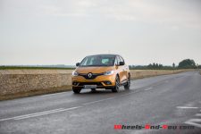 renault_scenic_2016-23