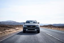 New Volvo V90 Cross Country Driving