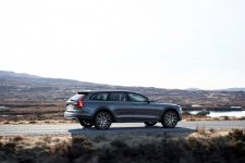 New Volvo V90 Cross Country Driving