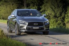 infiniti_q30-11
