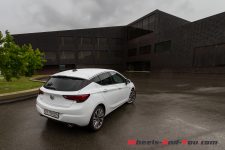 opel_astra-13
