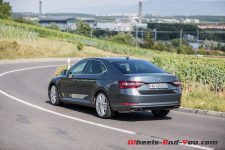 skoda-superb-15