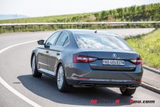 skoda-superb-17