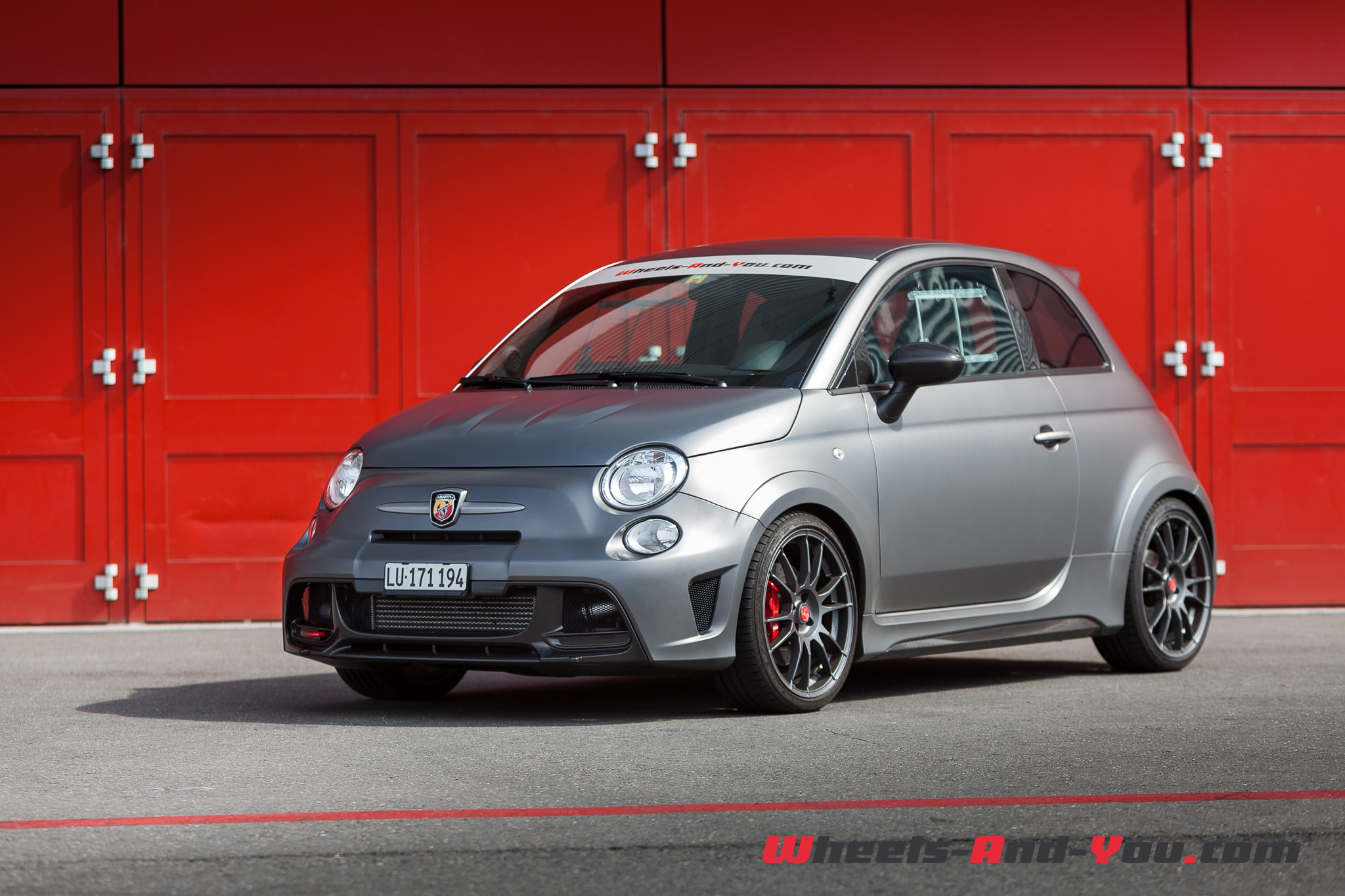 Abarth695Biposto 01