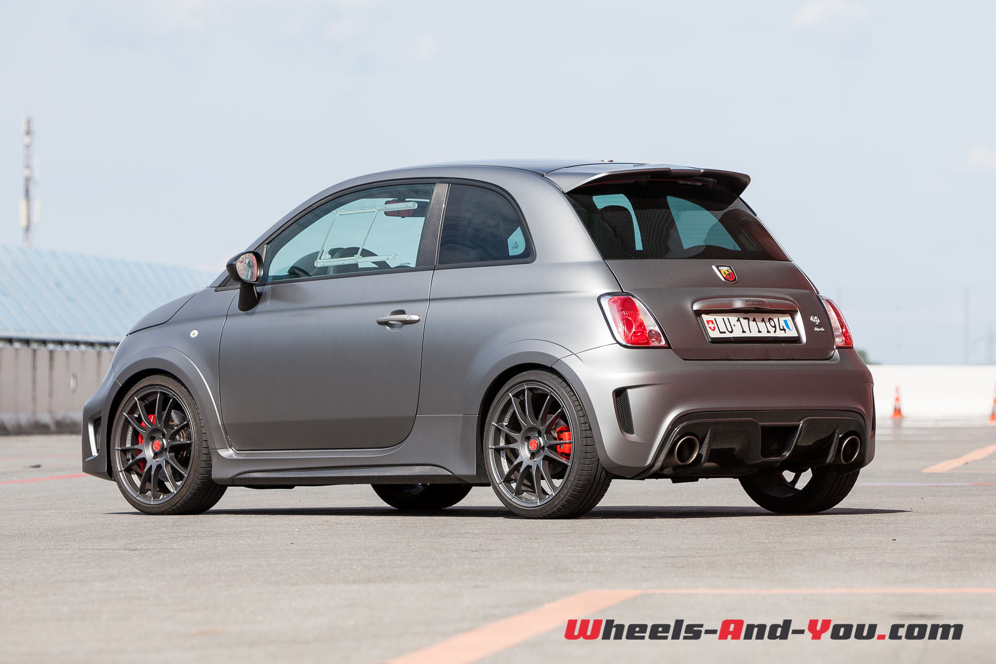 Abarth695Biposto 03