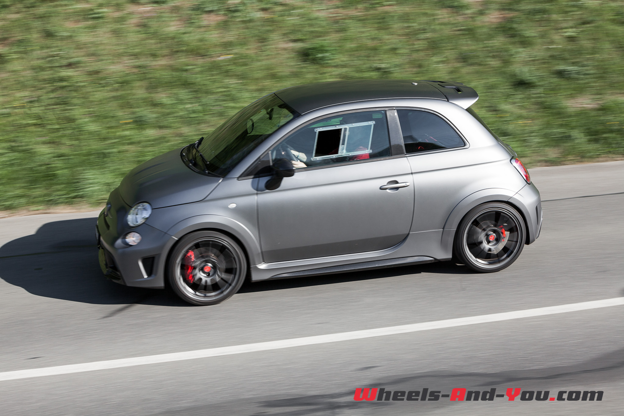 Abarth695Biposto 09