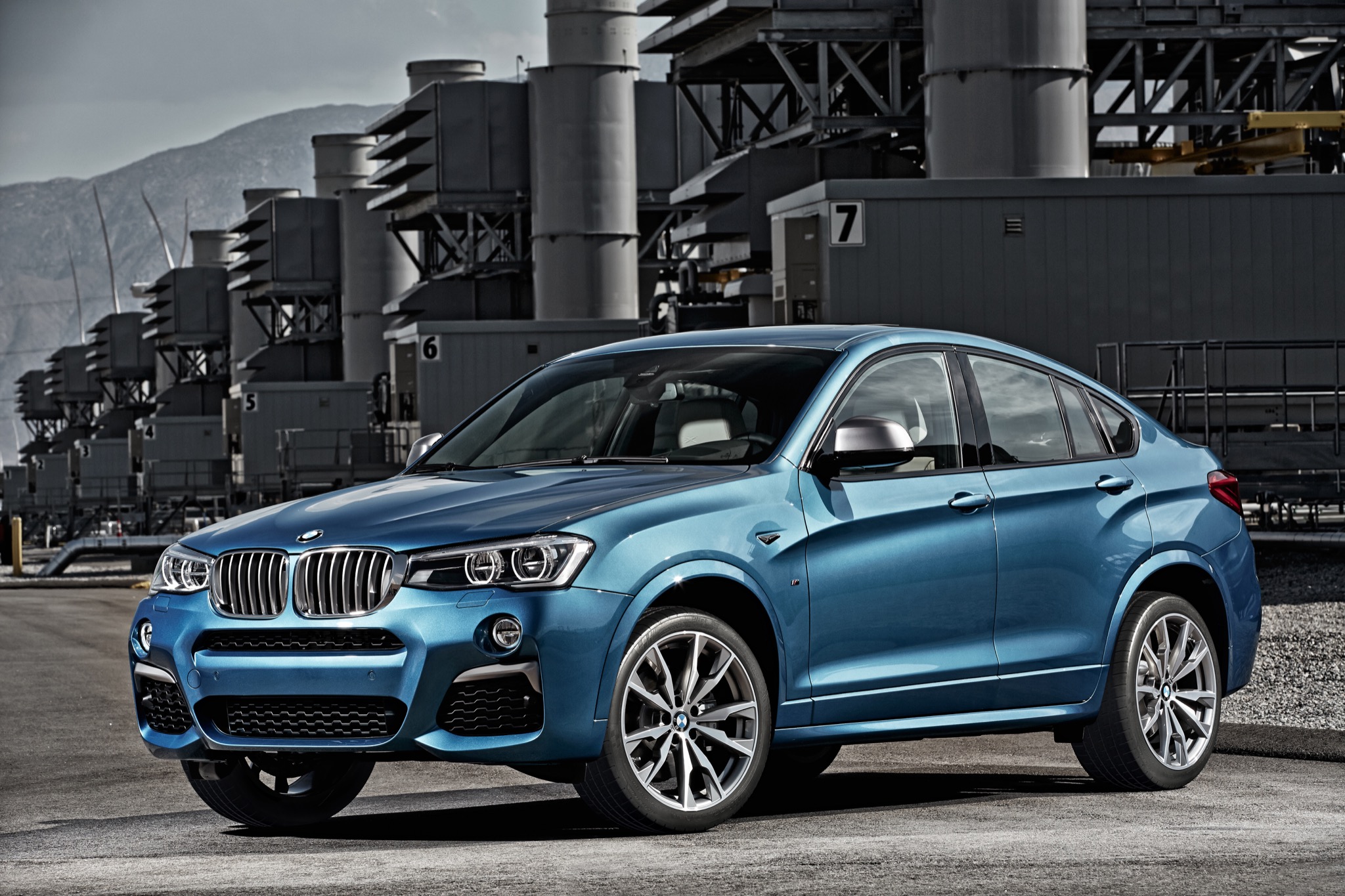 BMWX4M40 09