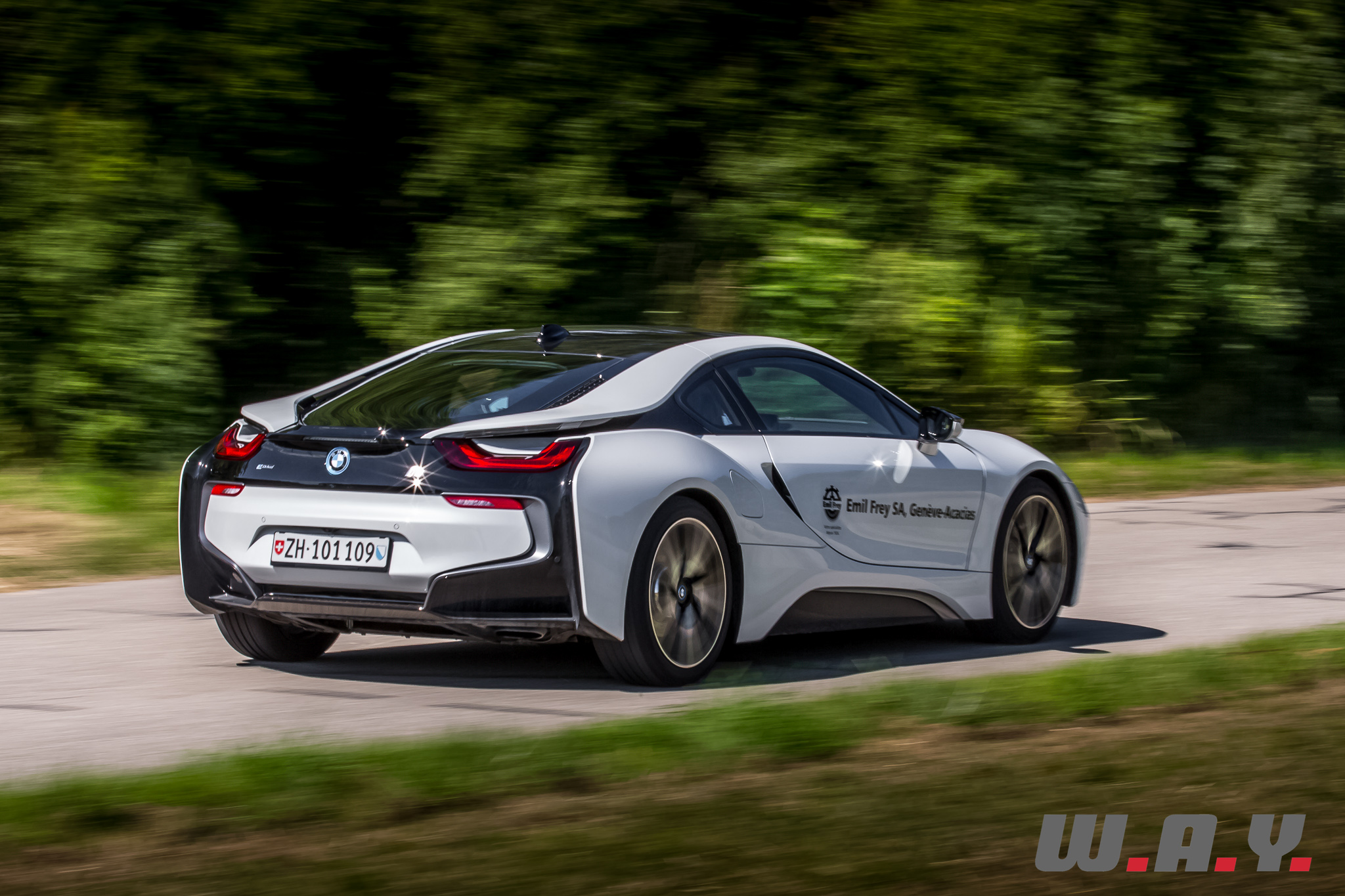 BMWi8-11