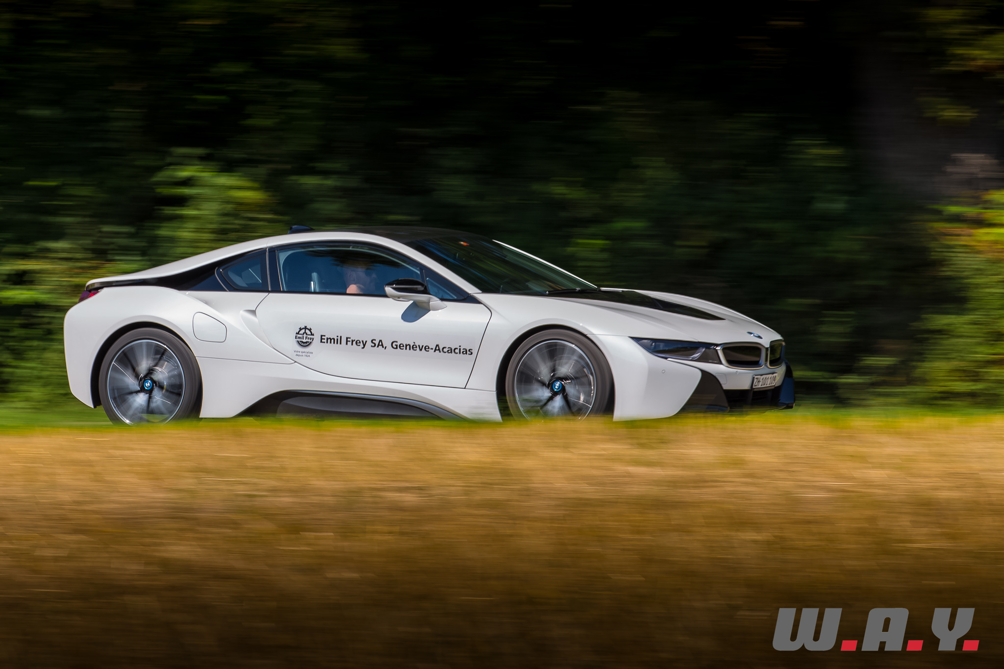 BMWi8-19
