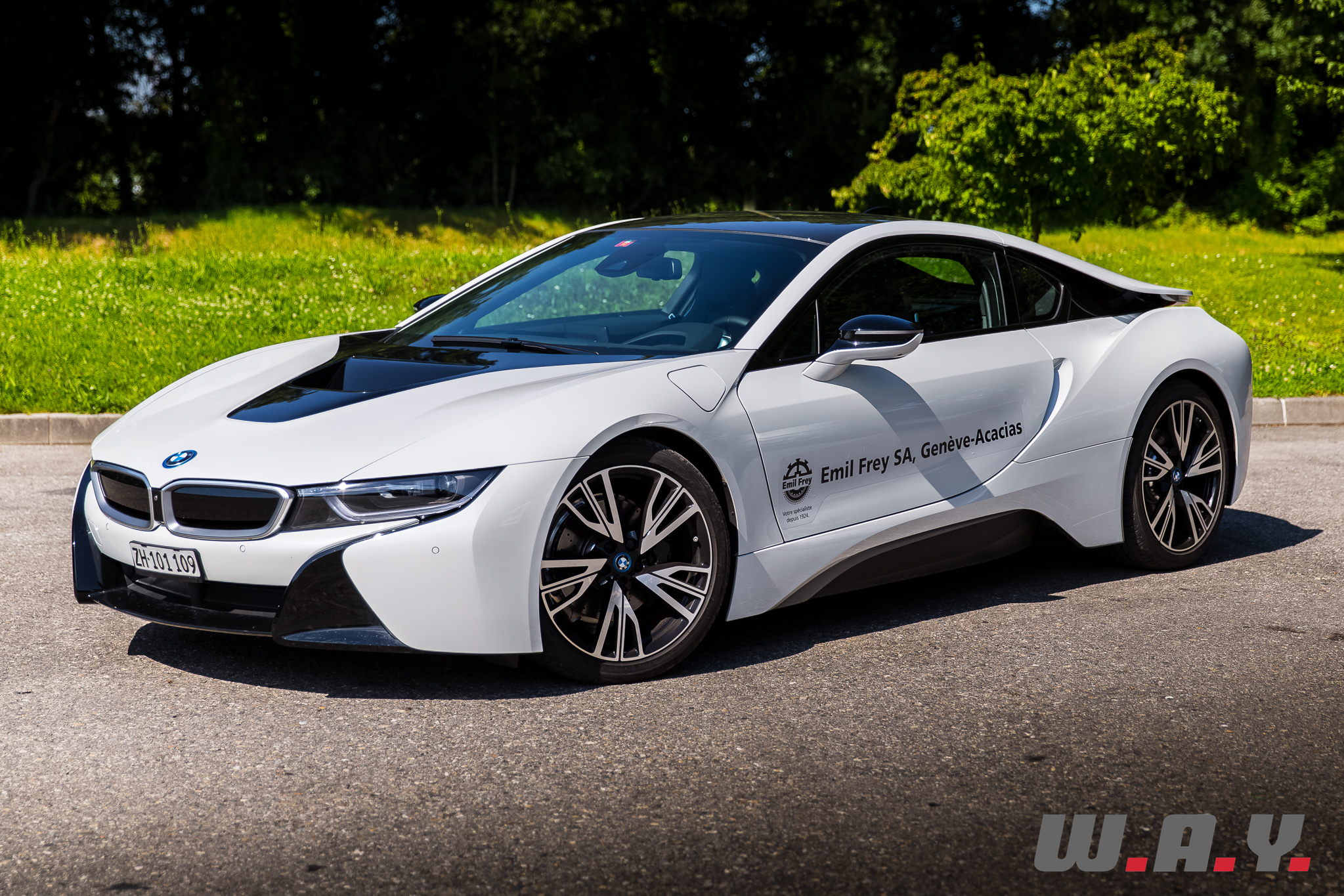 BMWi8-25
