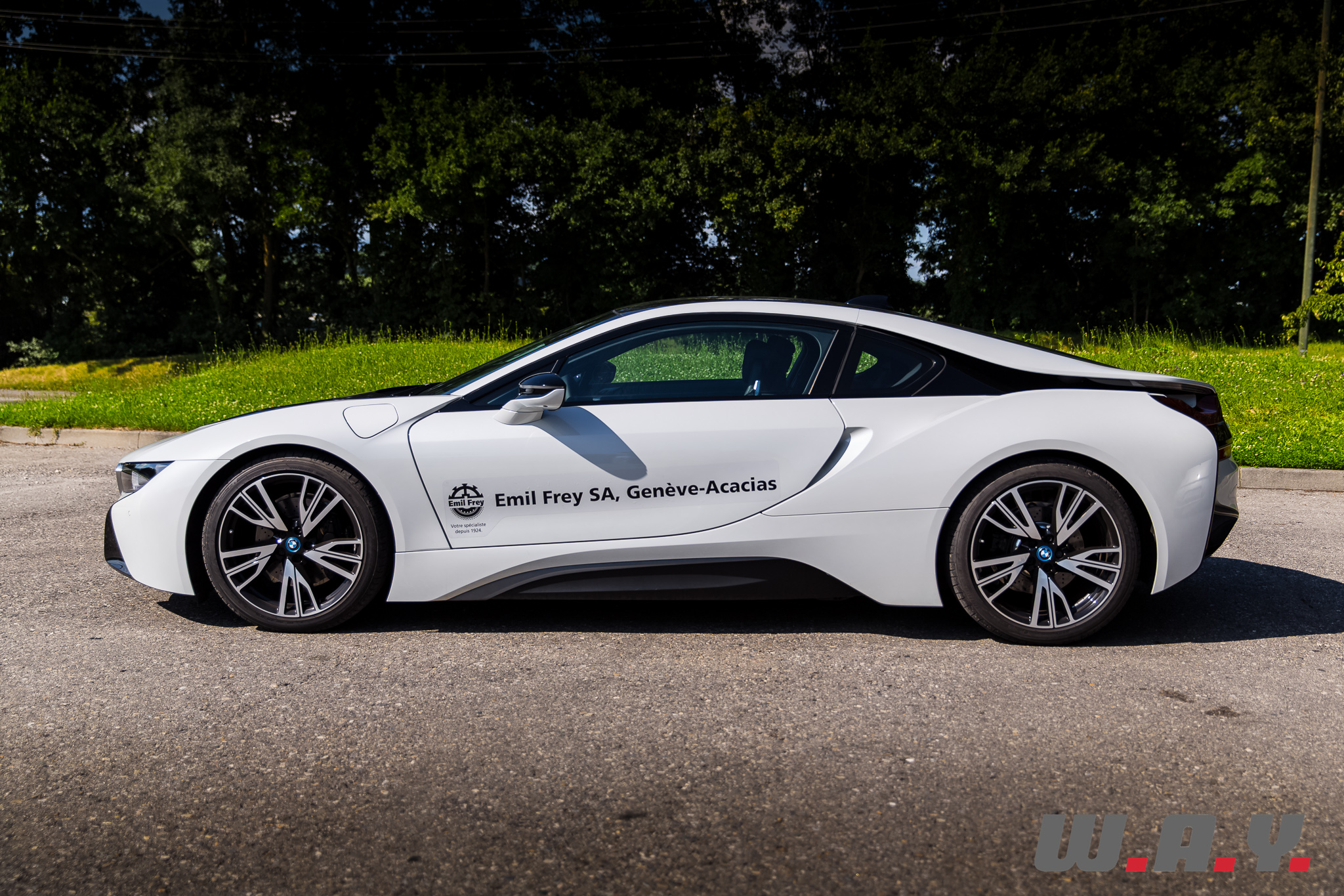 BMWi8-29