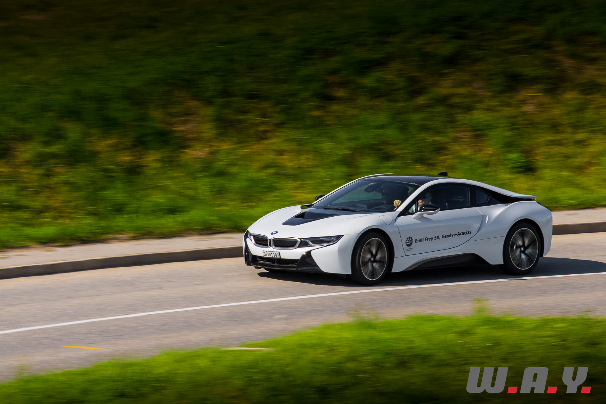 BMWi8-38