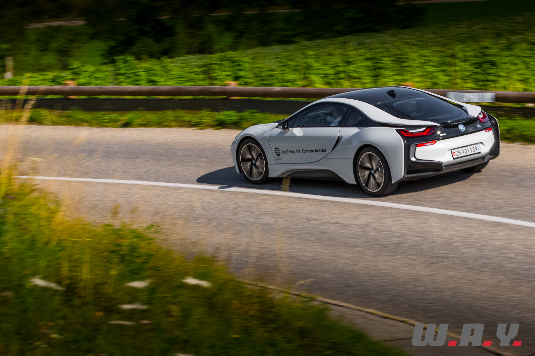 BMWi8-42