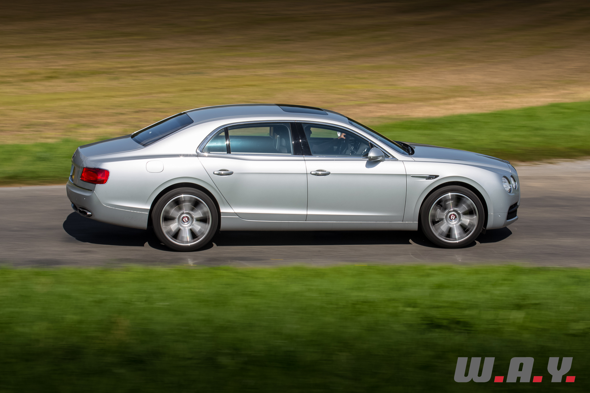 BentleyFlyingSpurV8-12