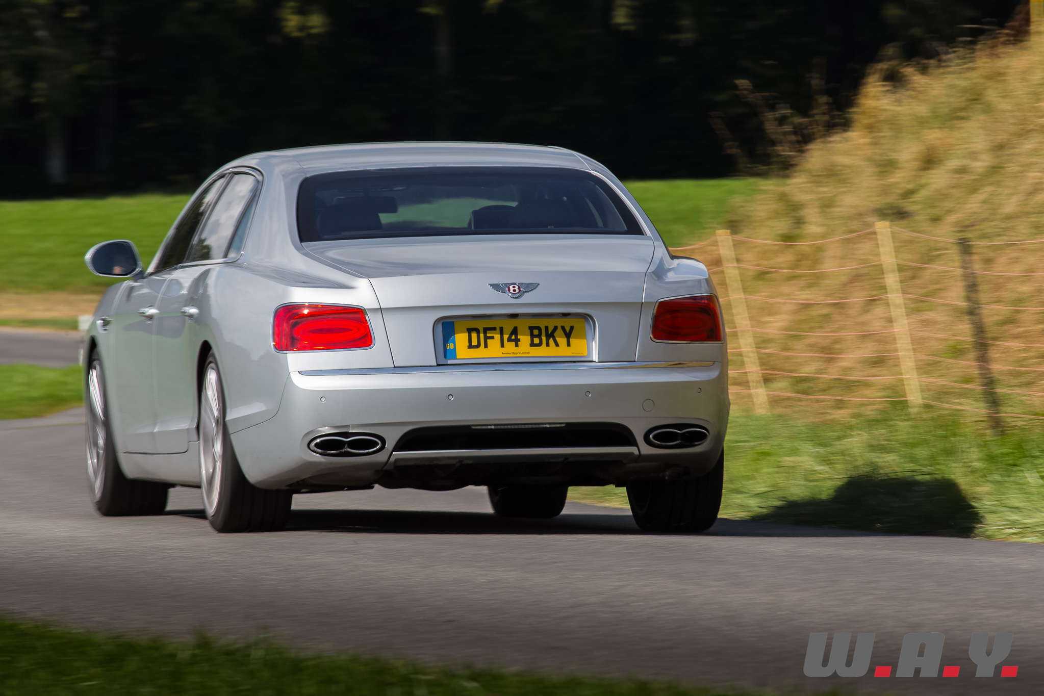 BentleyFlyingSpurV8-18