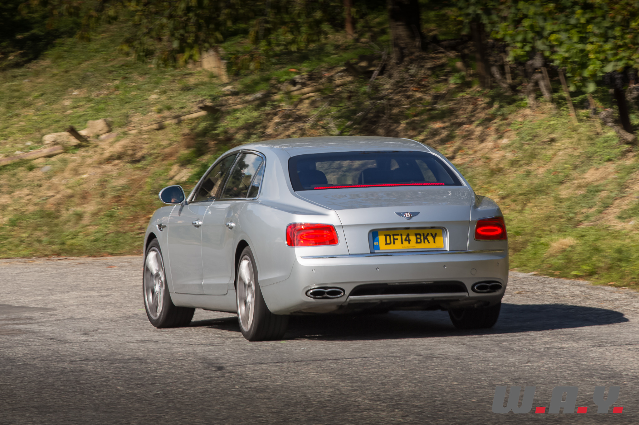 BentleyFlyingSpurV8-20