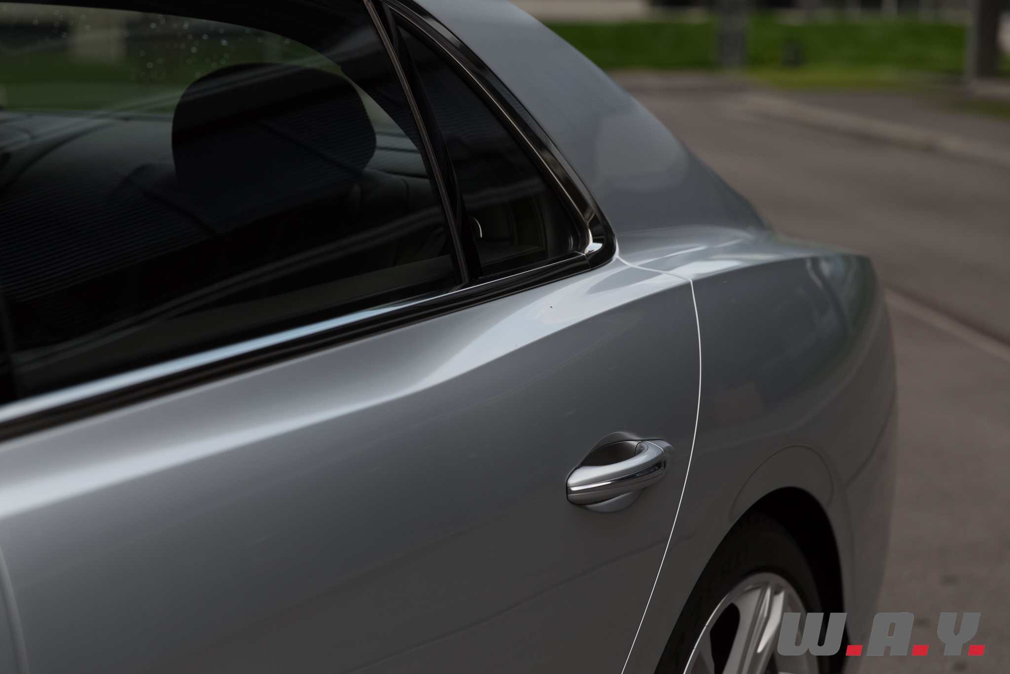 BentleyFlyingSpurV8-34