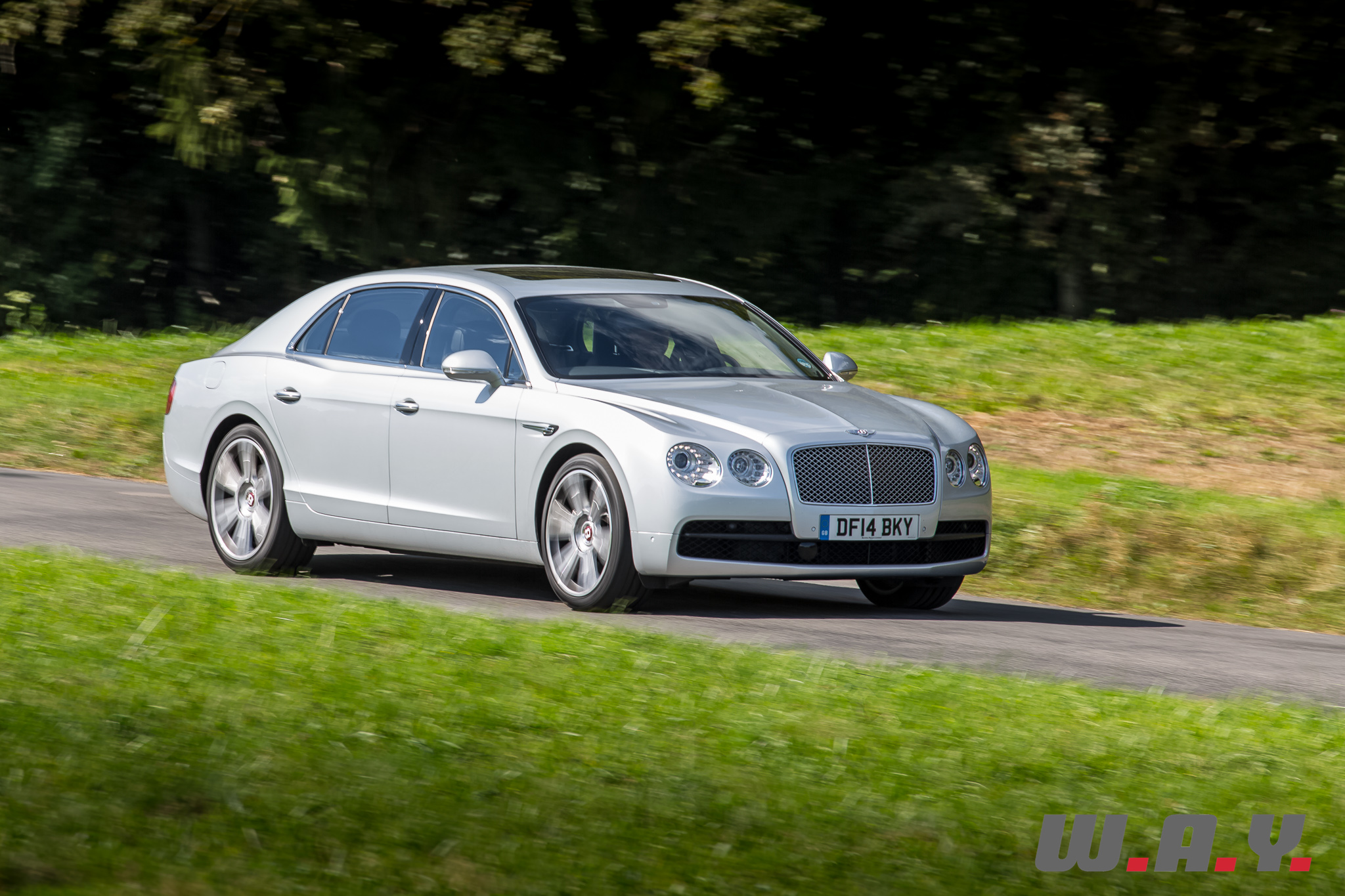 BentleyFlyingSpurV8-9