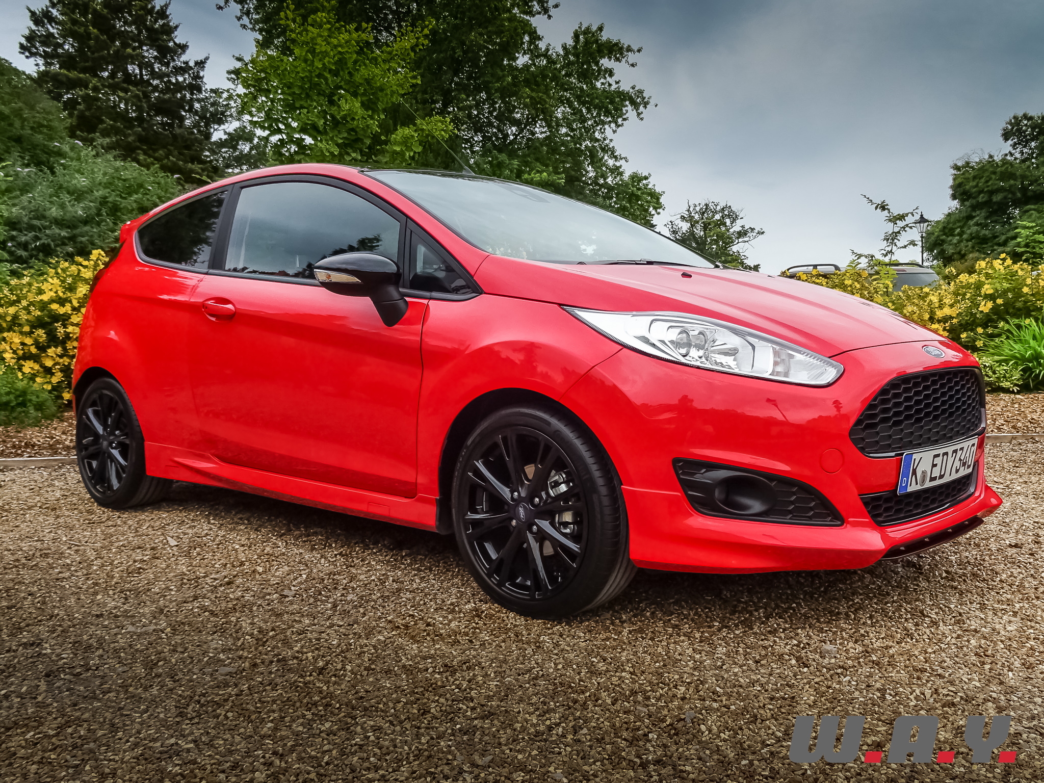 FordFiestaRedBlackEdition-23