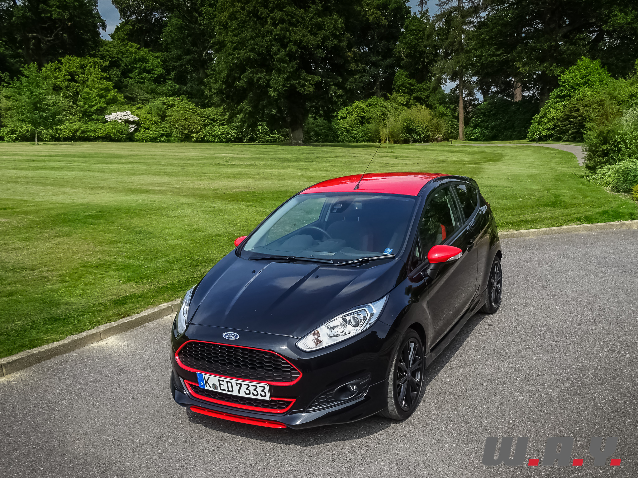 FordFiestaRedBlackEdition-9