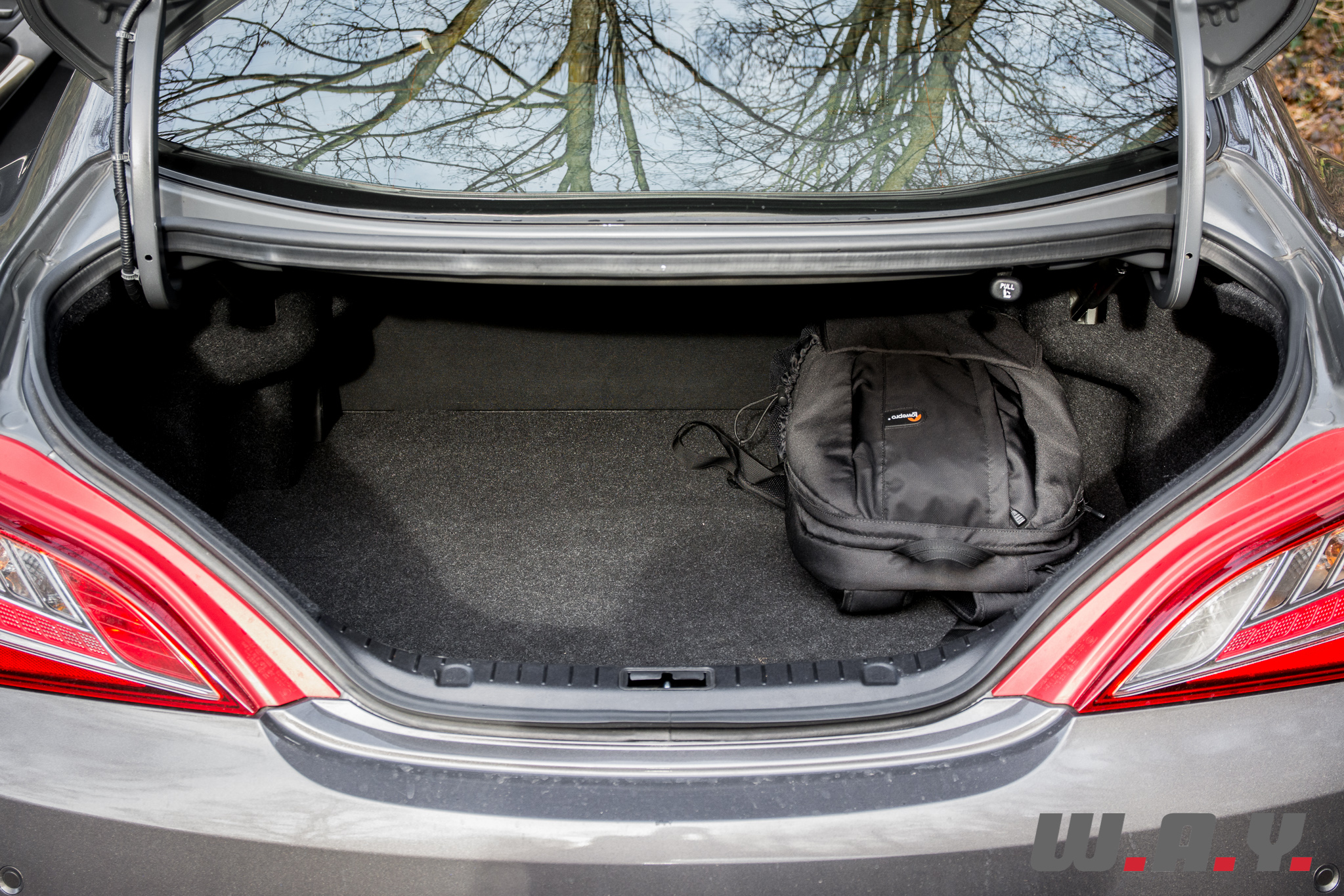 HyundaiGenesis-Coupe-1