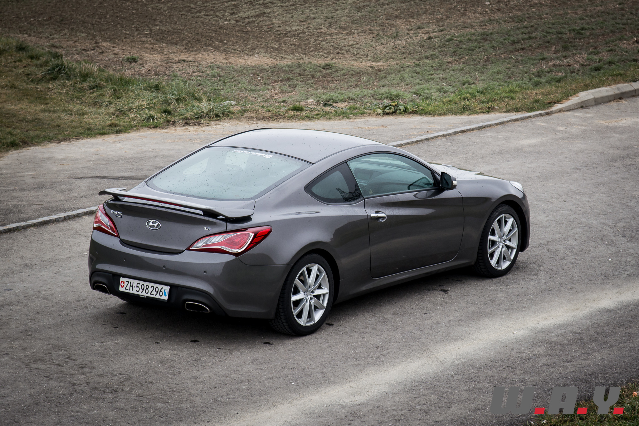 HyundaiGenesis-Coupe-1