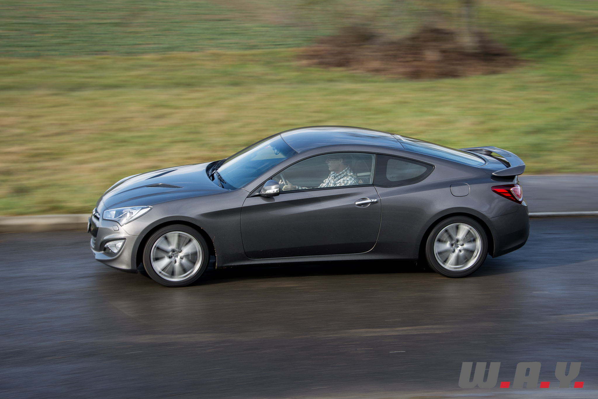 HyundaiGenesis-Coupe-1