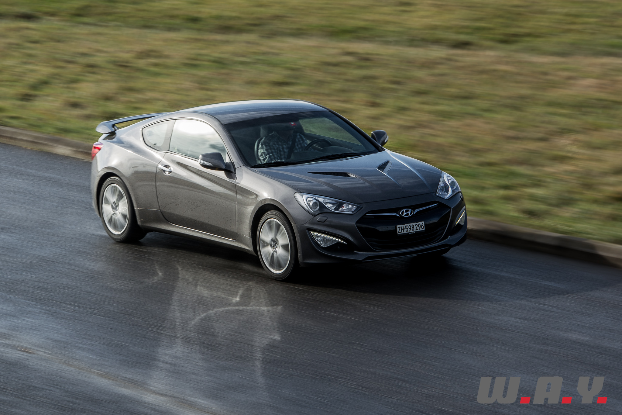 HyundaiGenesis-Coupe-1