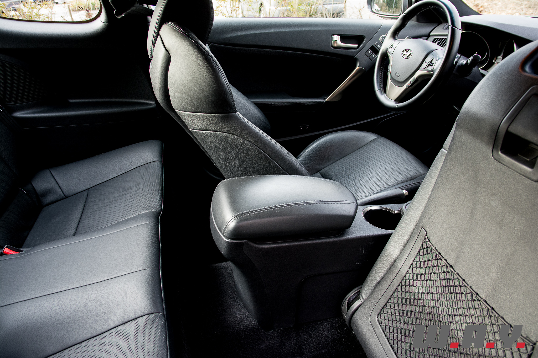 HyundaiGenesis-Coupe-1