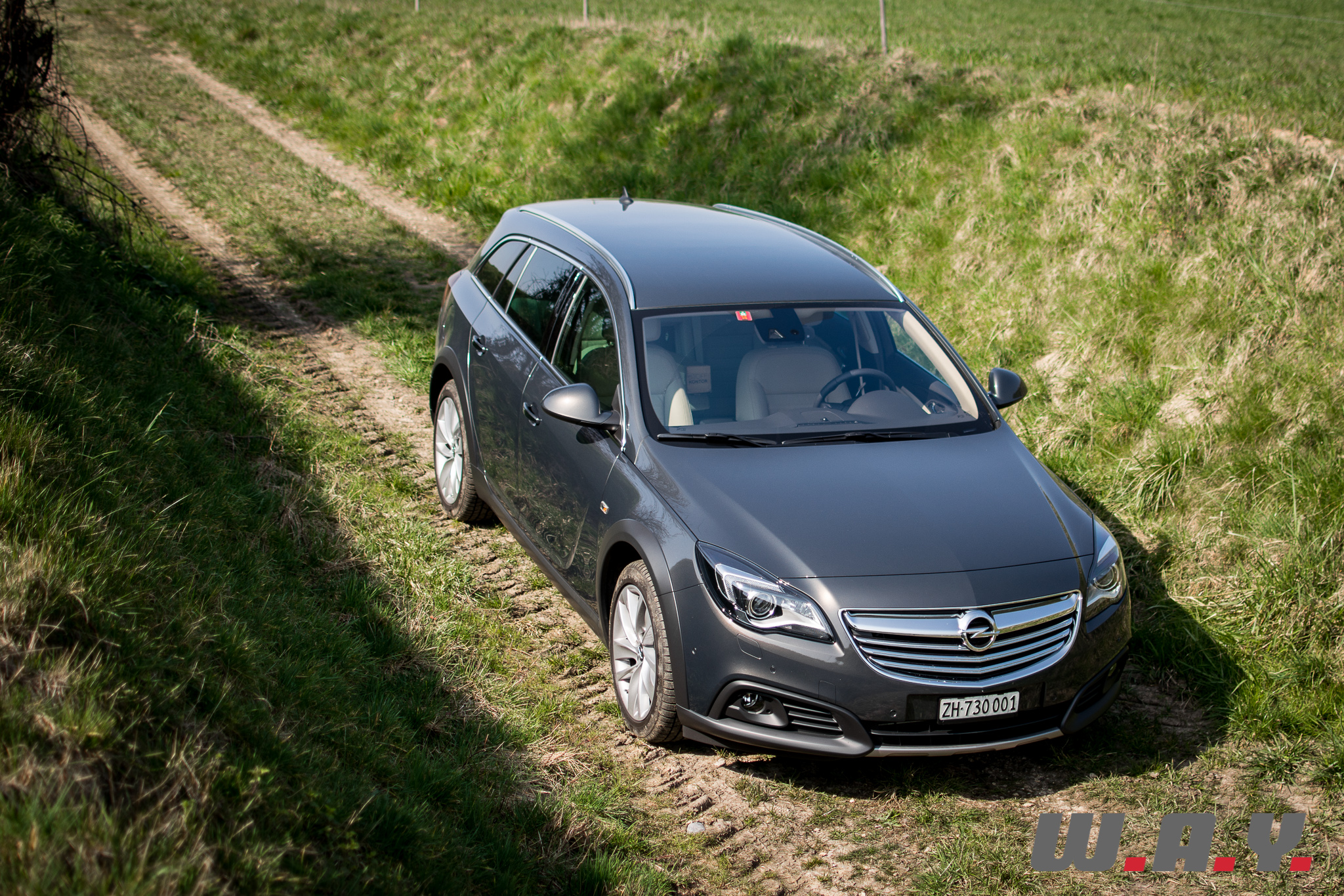 InsigniaCountryTourer-1