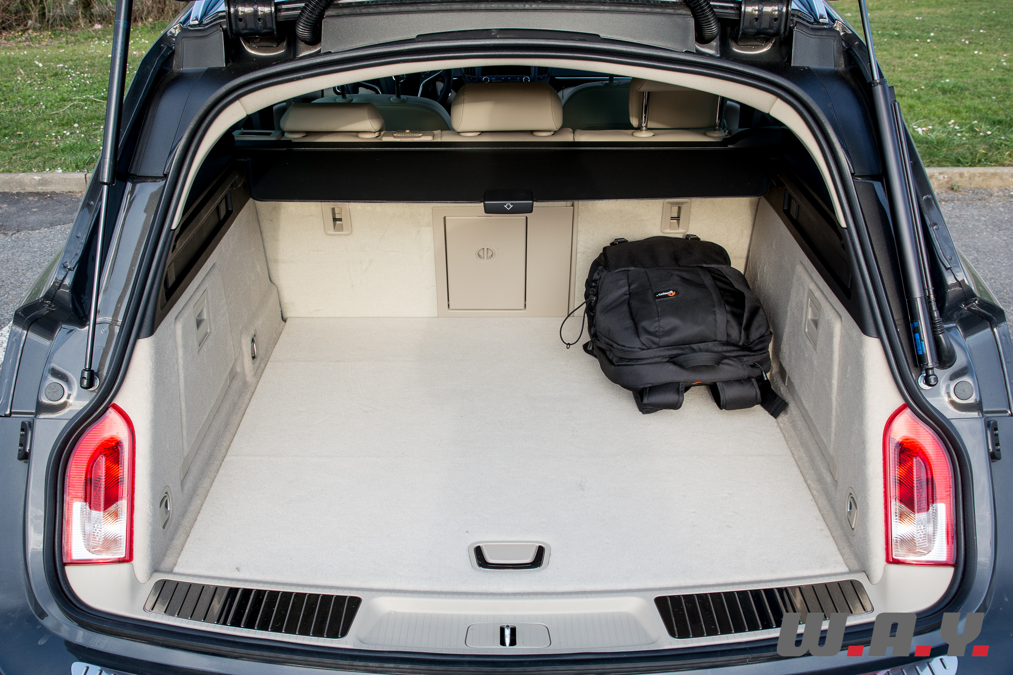 InsigniaCountryTourer-11