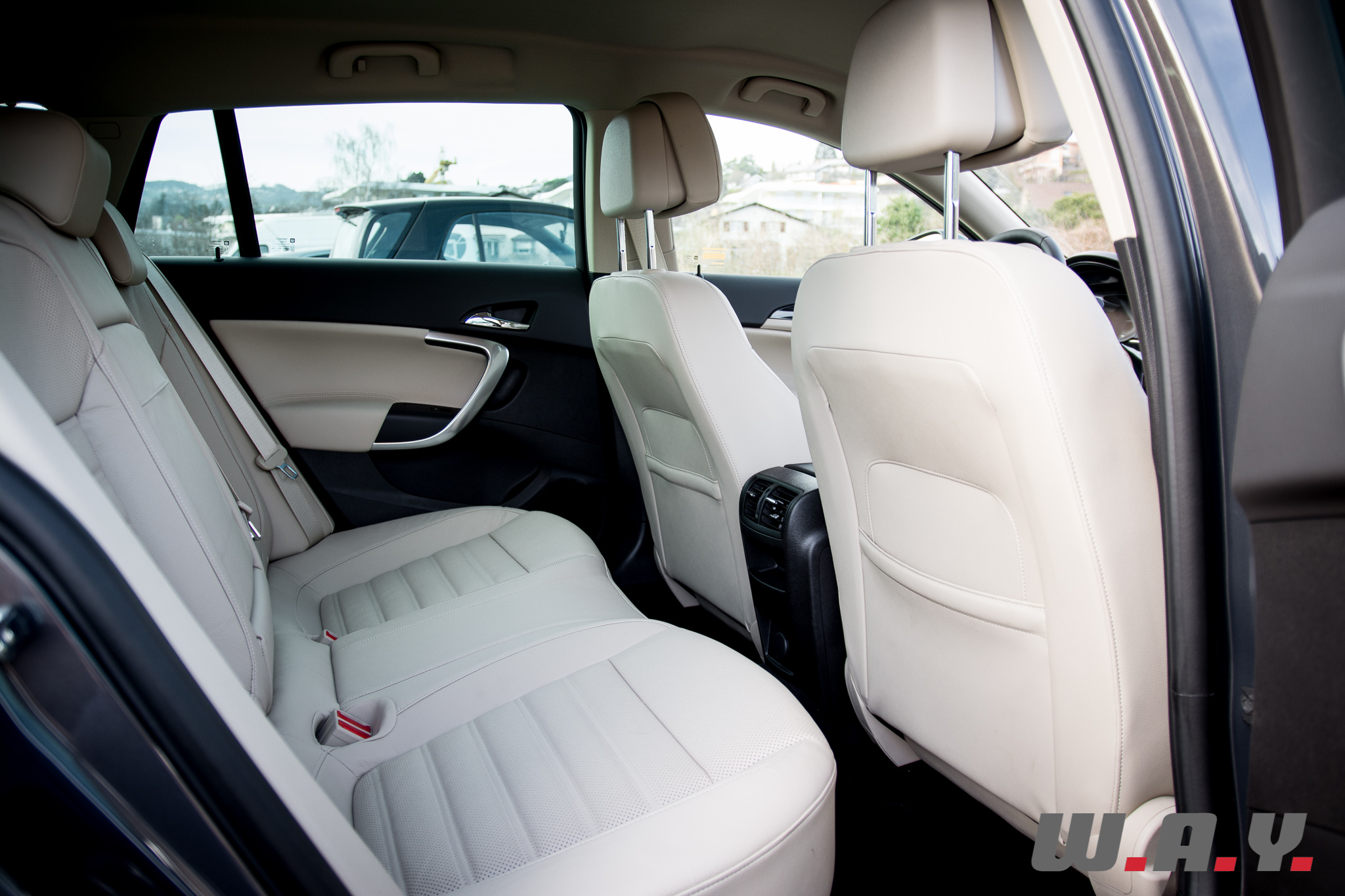 InsigniaCountryTourer-12