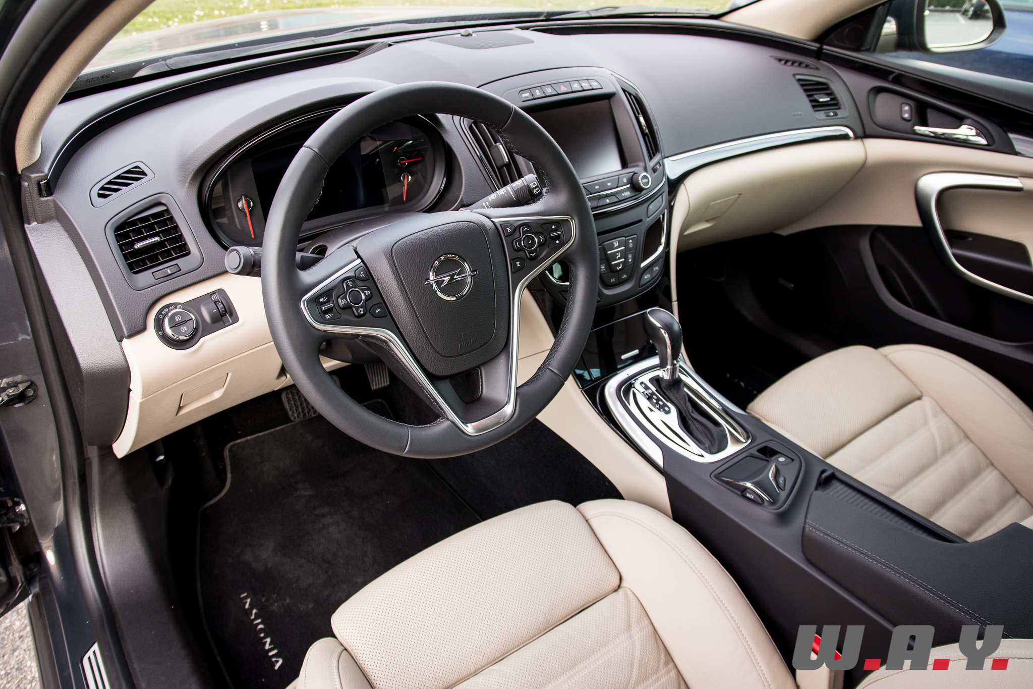 InsigniaCountryTourer-18