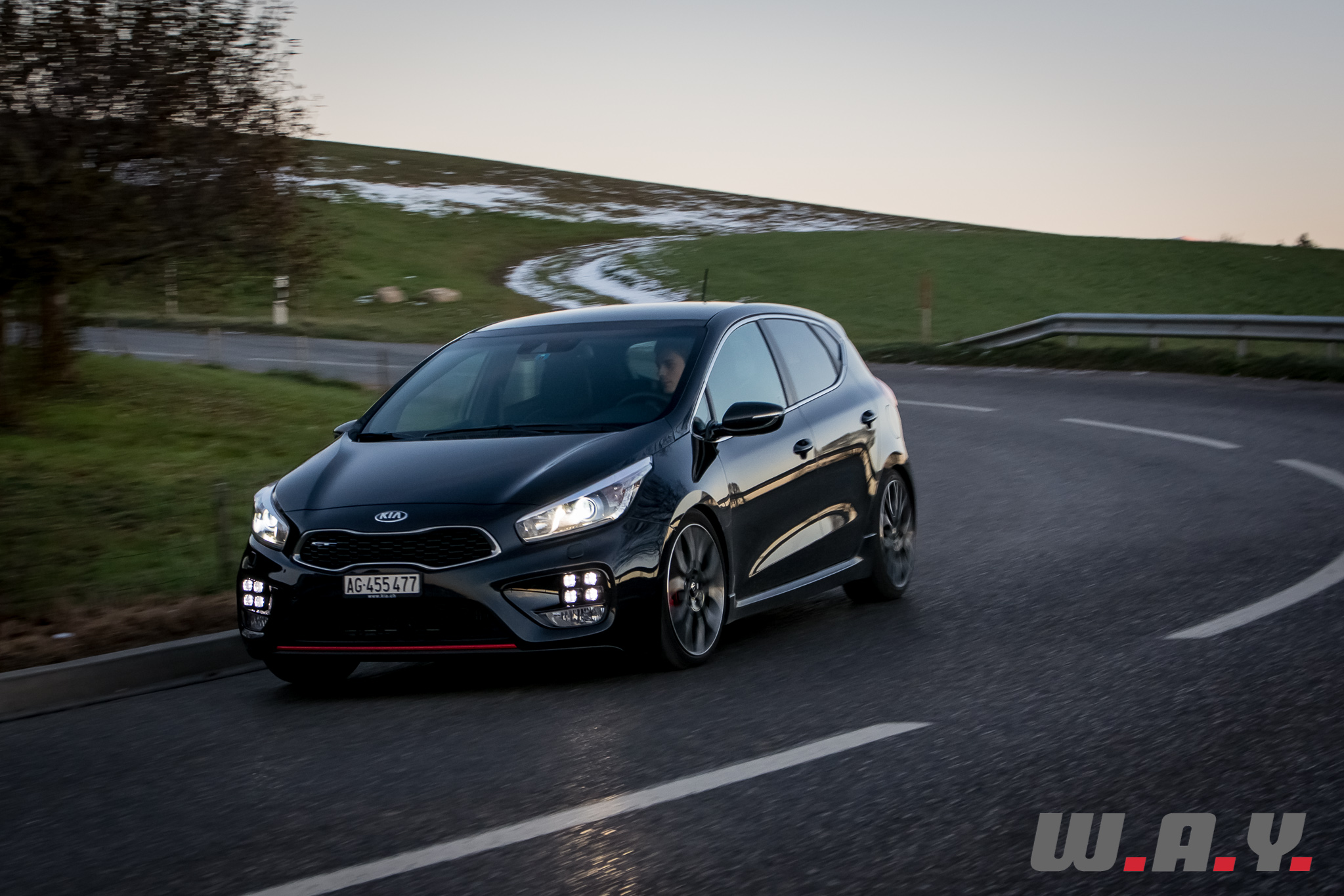 KiaCeedGT-01